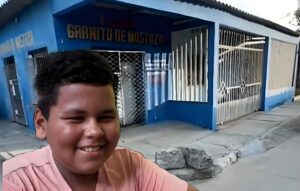 Hugo niño que vendía dulces