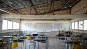 Escuela en Colombia atrapada en fuego cruzado por conflicto armado