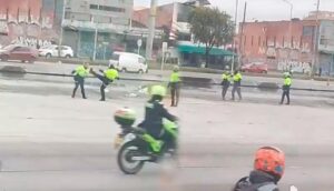 policías se pelearon en Bogotá