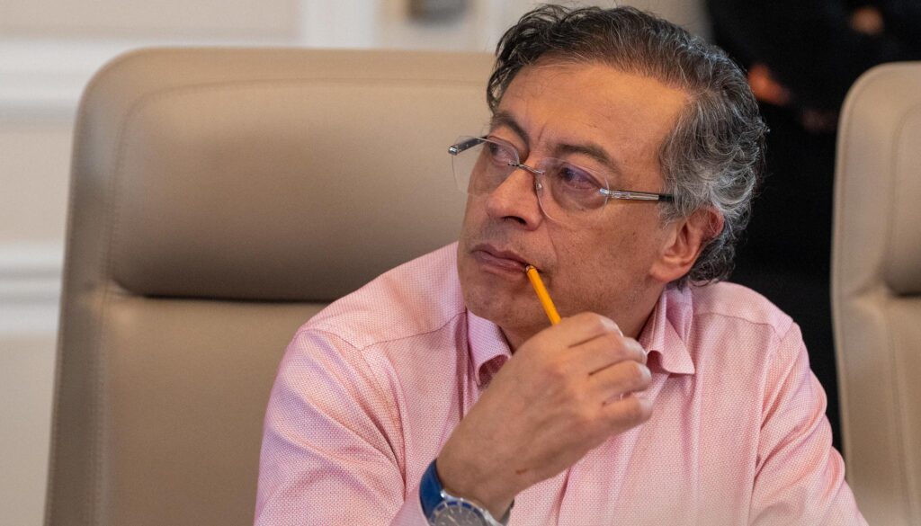 liquidación EPS Colombia Petro