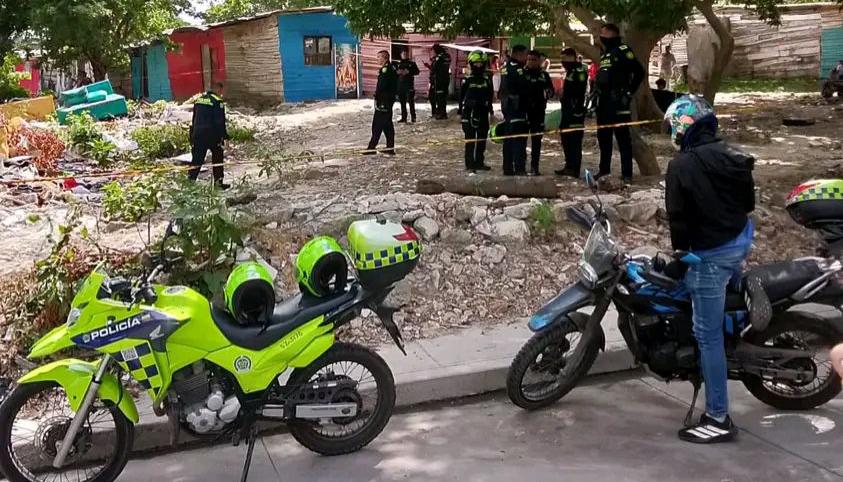 cadáver dentro de un saco en Las Américas