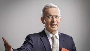 Fiscalía investiga a Álvaro Uribe