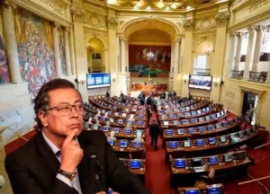 suspensión de Gustavo Petro